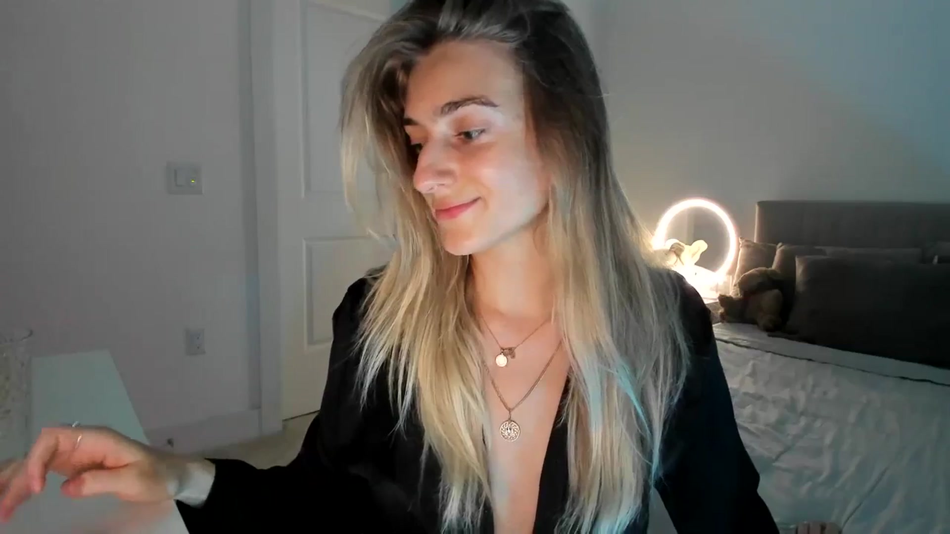 Gallery image thumbnail from Vodka_Queen's myfreecams stream on, 03/10/2024, 07:21 image 17 of 20