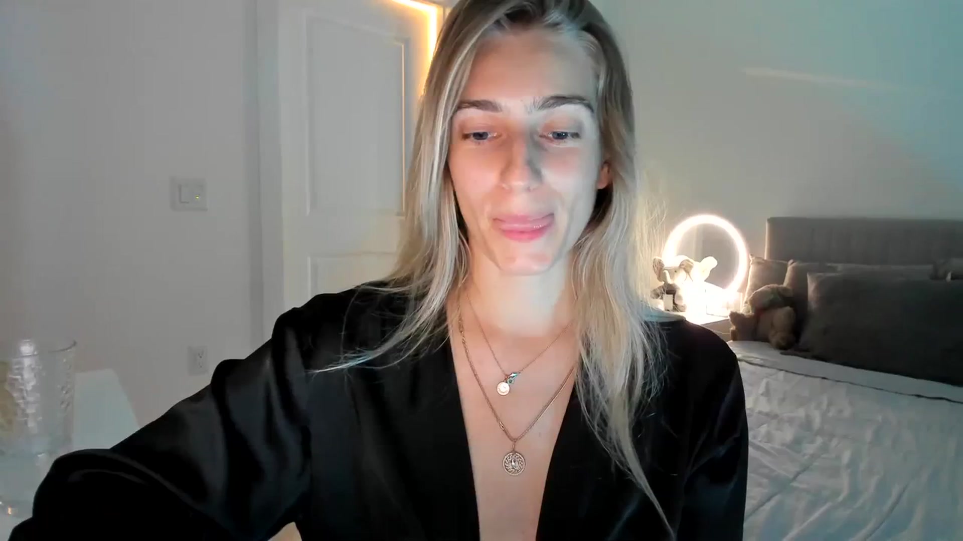 Gallery image thumbnail from Vodka_Queen's myfreecams stream on, 03/10/2024, 07:21 image 7 of 20
