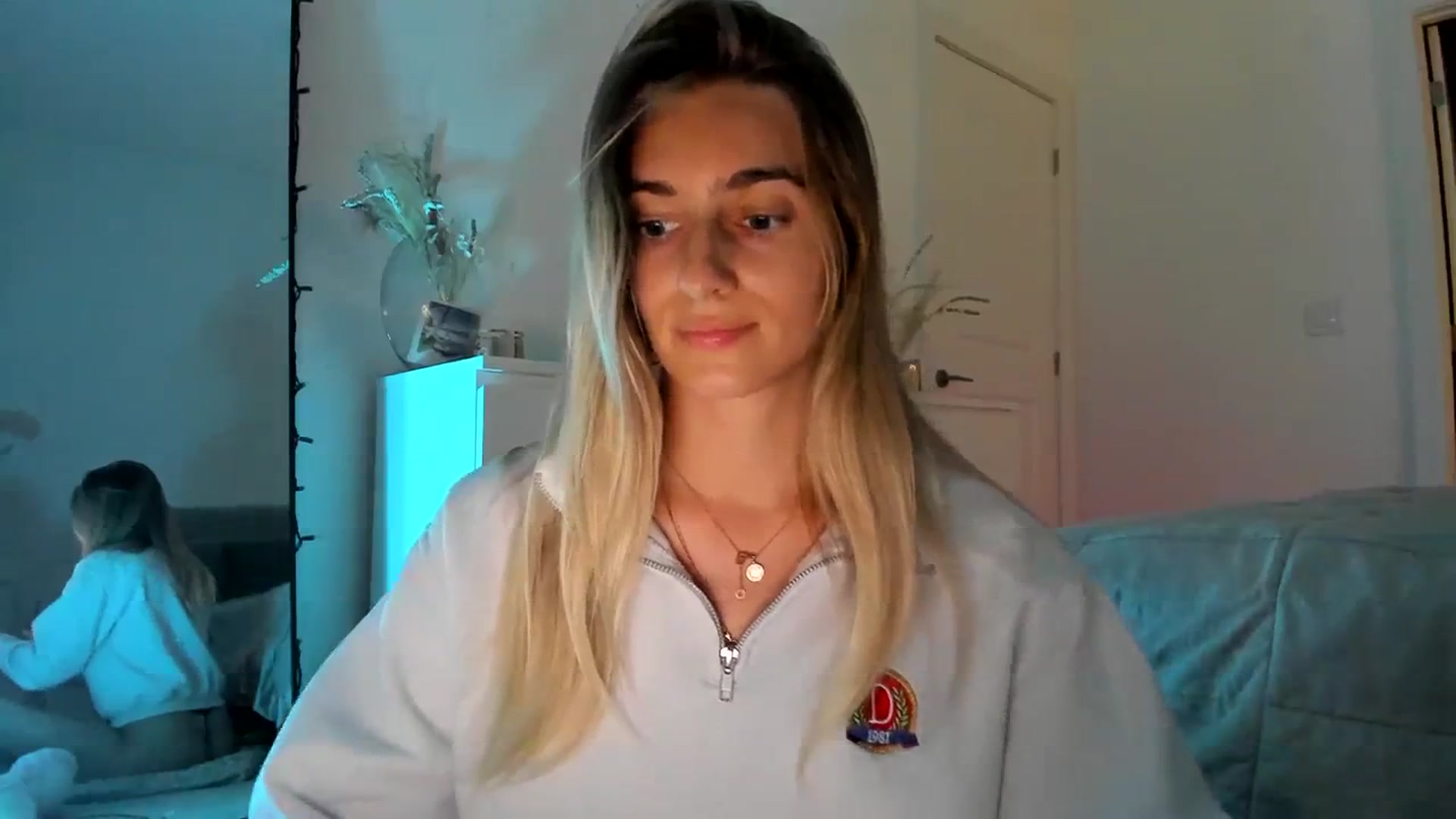 Gallery image thumbnail from Vodka_Queen's myfreecams stream on, 03/14/2024, 04:39 image 6 of 20