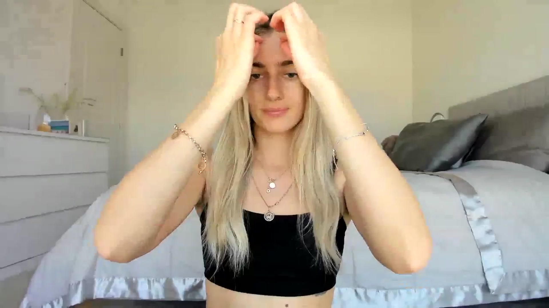 Gallery image thumbnail from Vodka_Queen's myfreecams stream on, 03/14/2024, 23:40 image 3 of 20