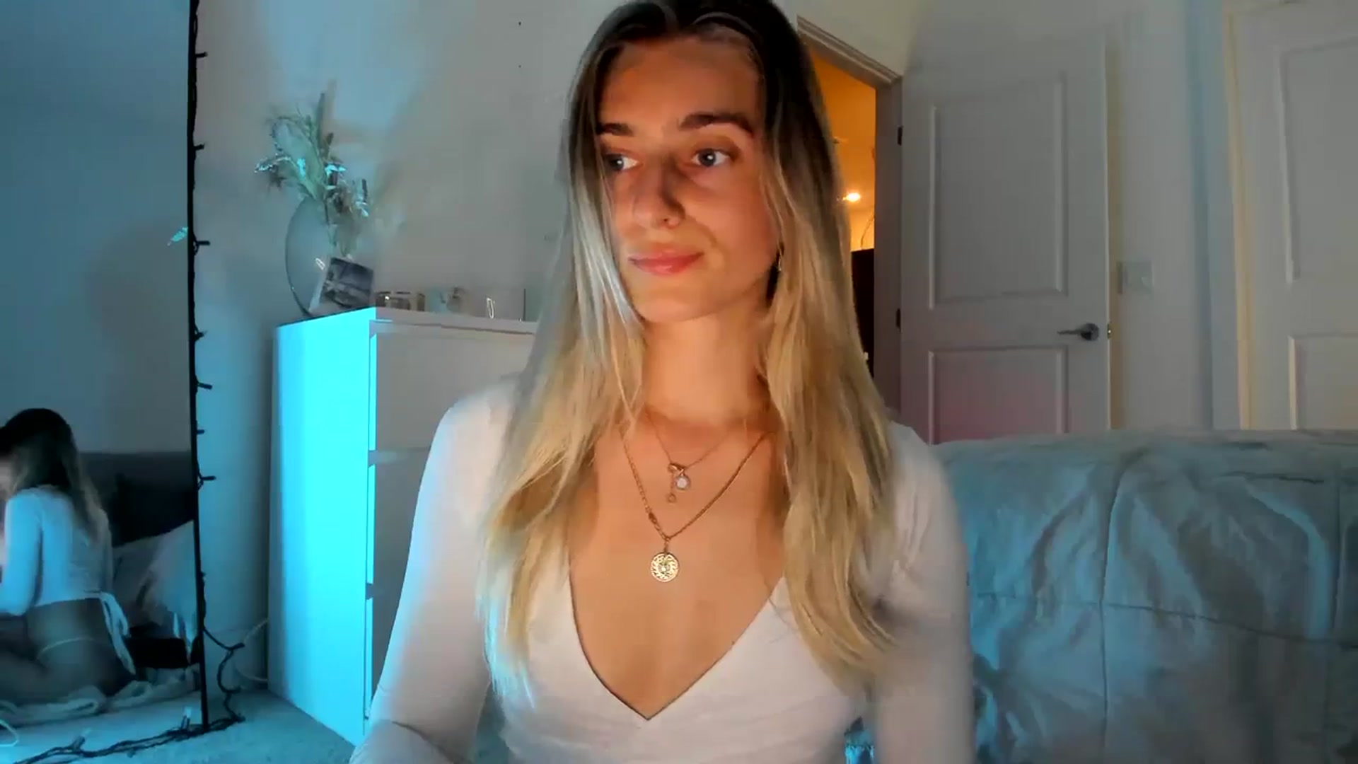 Gallery image thumbnail from Vodka_Queen's myfreecams stream on, 03/26/2024, 04:54 image 17 of 20