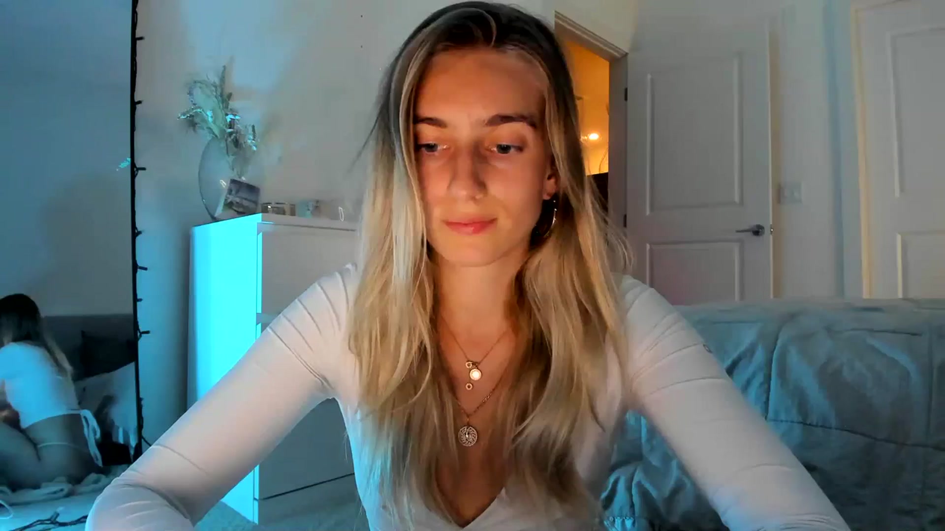 Gallery image thumbnail from Vodka_Queen's myfreecams stream on, 03/26/2024, 04:54 image 16 of 20
