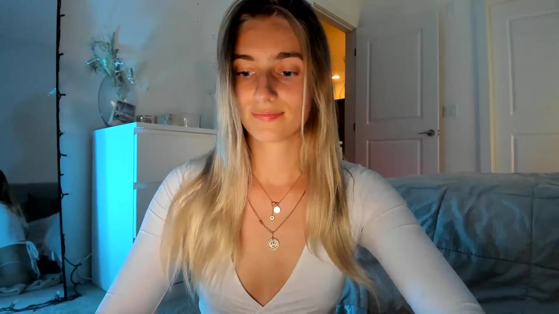 Gallery image thumbnail from Vodka_Queen's myfreecams stream on, 03/26/2024, 04:54 image 8 of 20