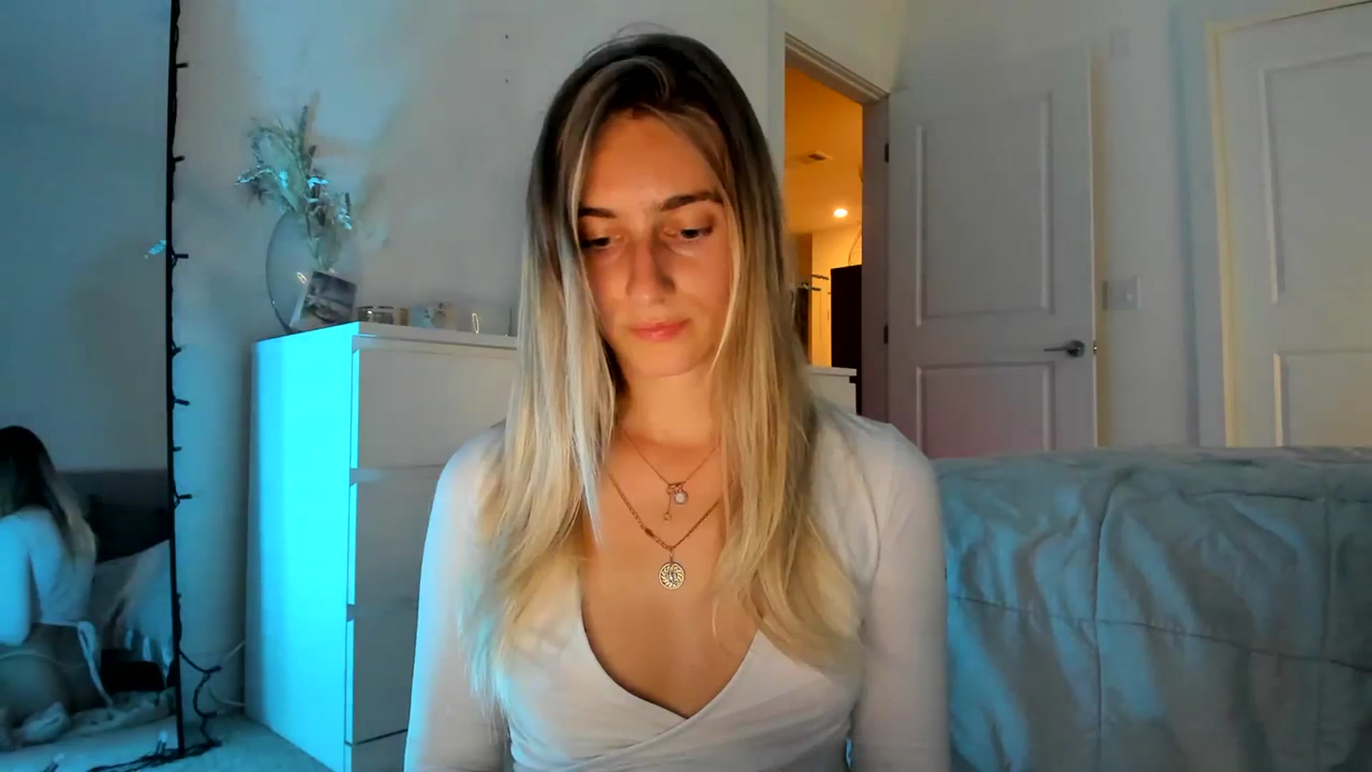 Gallery image thumbnail from Vodka_Queen's myfreecams stream on, 03/26/2024, 04:54 image 12 of 20