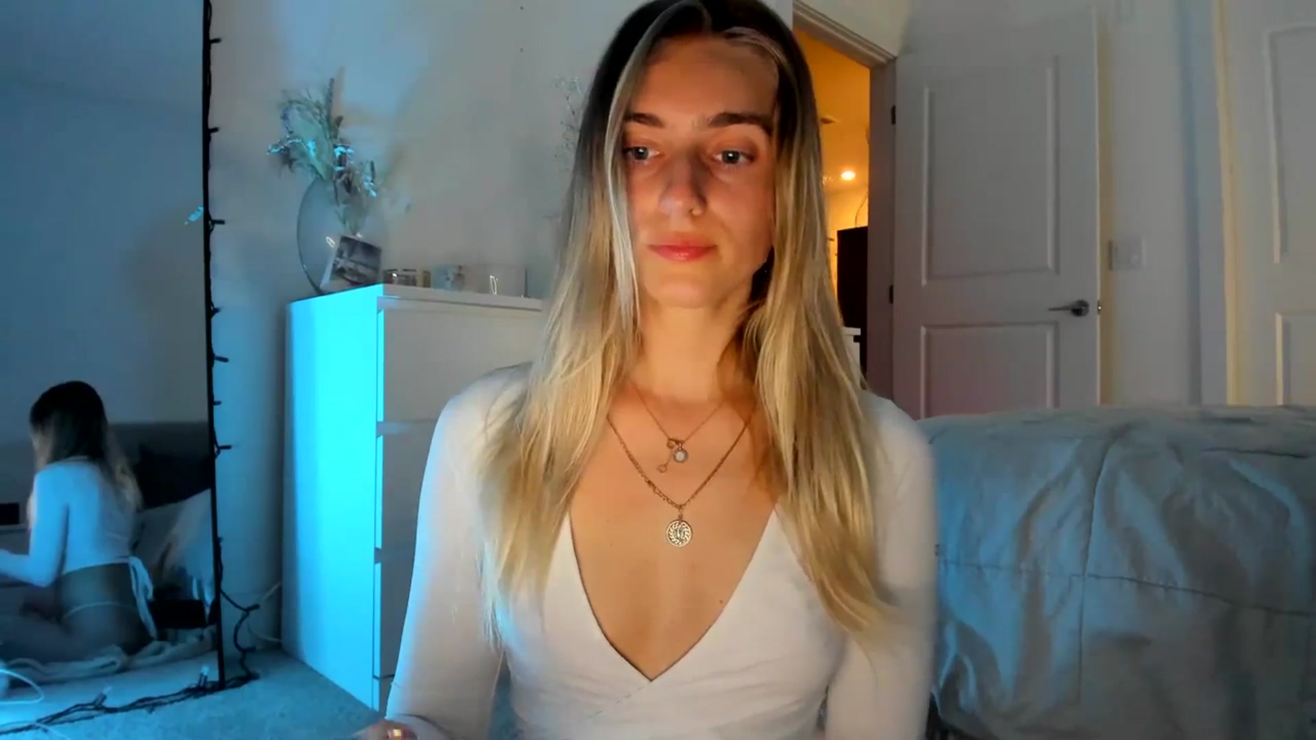 Gallery image thumbnail from Vodka_Queen's myfreecams stream on, 03/26/2024, 04:54 image 19 of 20