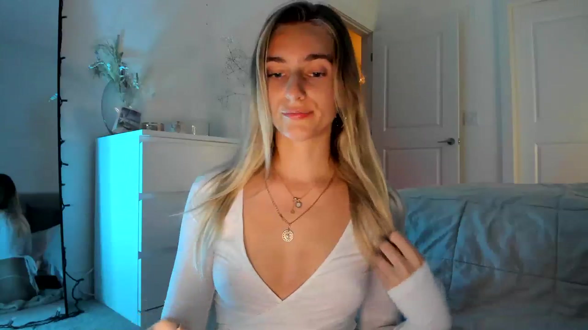 Gallery image thumbnail from Vodka_Queen's myfreecams stream on, 03/26/2024, 04:54 image 5 of 20