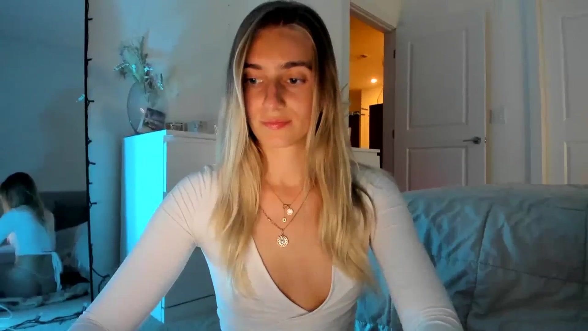Gallery image thumbnail from Vodka_Queen's myfreecams stream on, 03/26/2024, 04:54 image 3 of 20