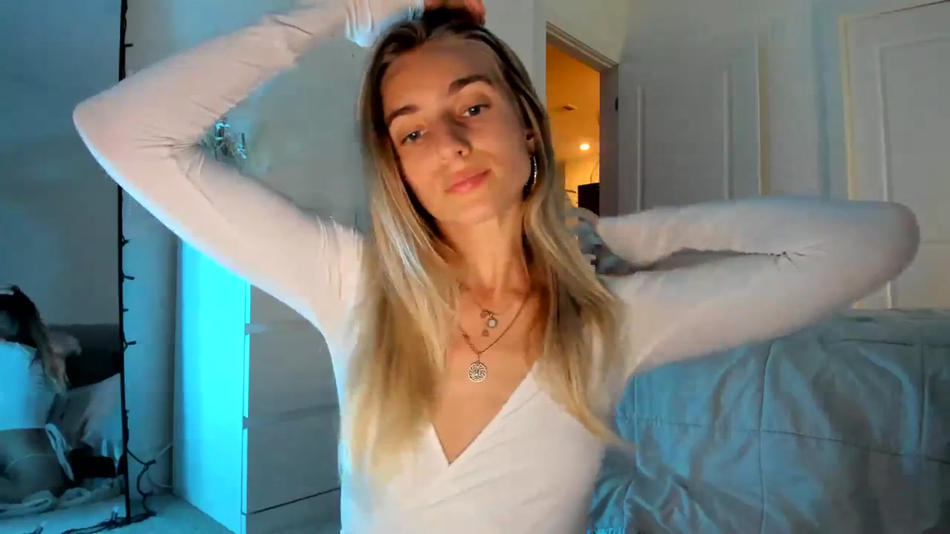 Gallery image thumbnail from Vodka_Queen's myfreecams stream on, 03/26/2024, 04:54 image 14 of 20