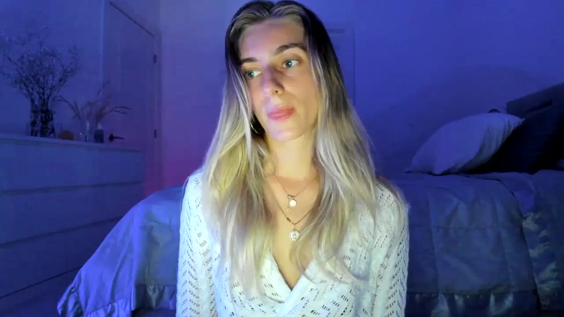 Gallery image thumbnail from Vodka_Queen's myfreecams stream on, 03/28/2024, 03:16 image 7 of 20