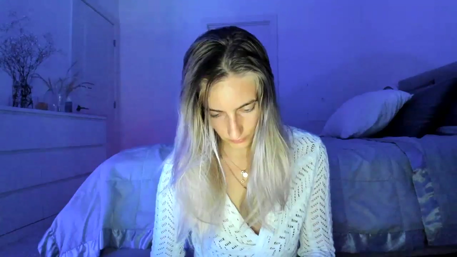 Gallery image thumbnail from Vodka_Queen's myfreecams stream on, 03/28/2024, 03:16 image 17 of 20