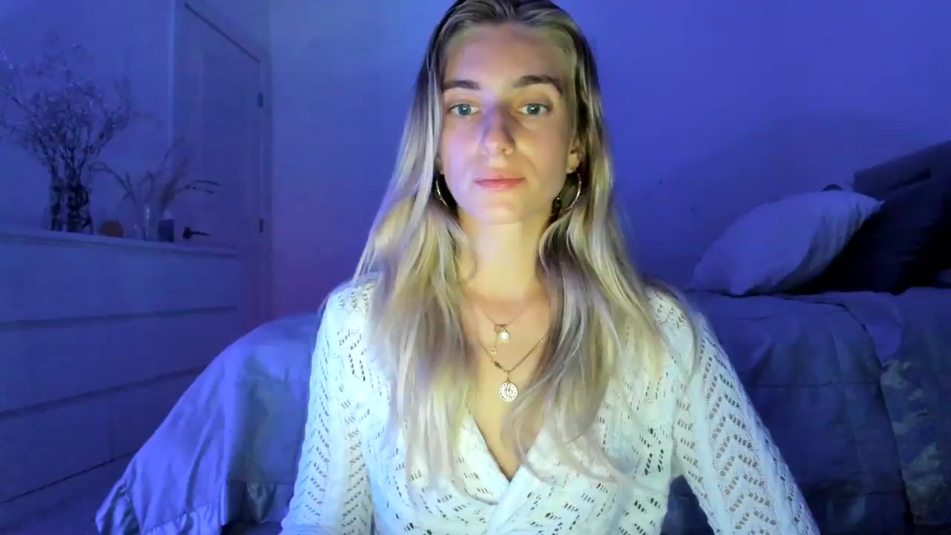 Gallery image thumbnail from Vodka_Queen's myfreecams stream on, 03/28/2024, 03:16 image 6 of 20