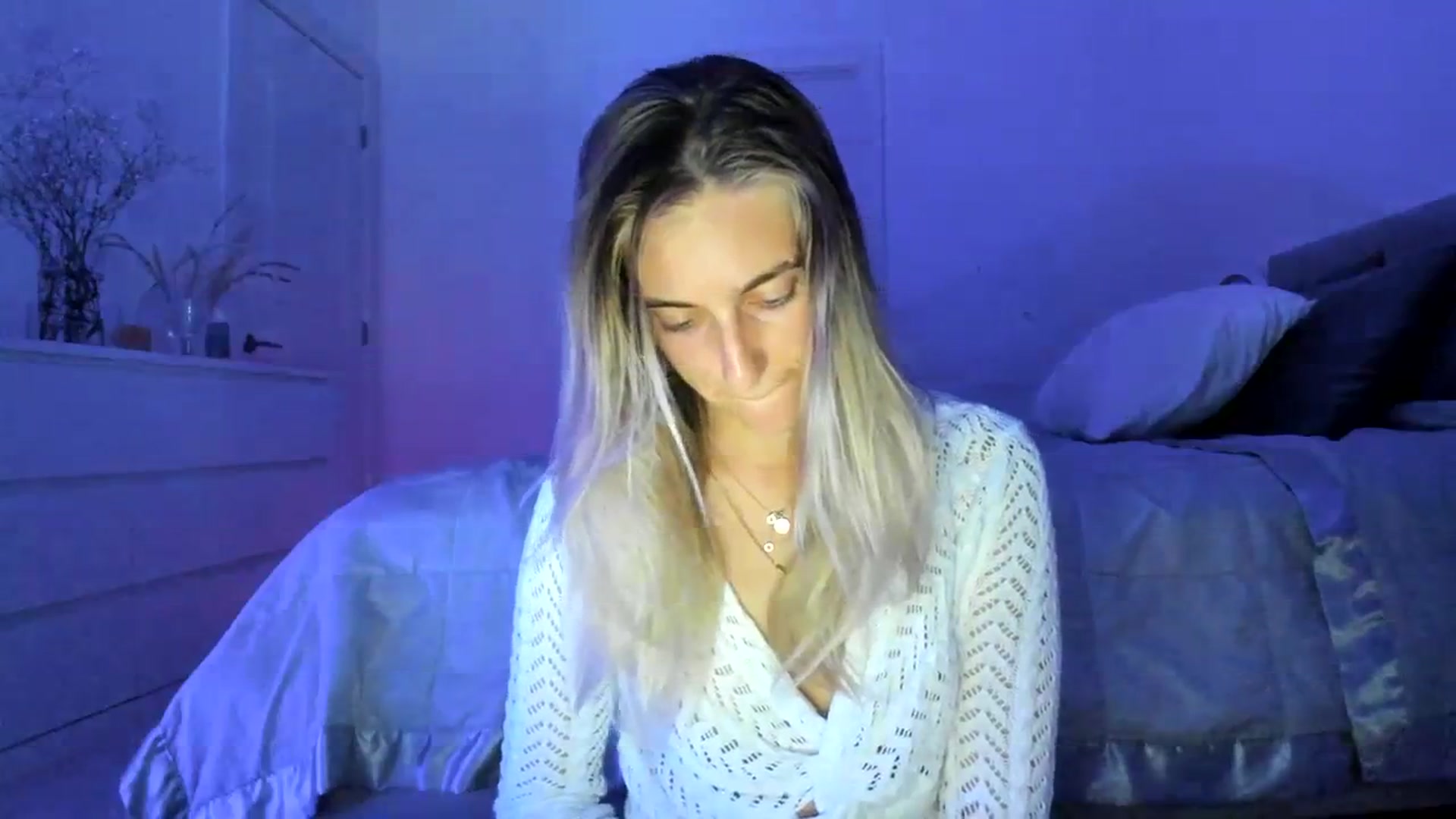 Gallery image thumbnail from Vodka_Queen's myfreecams stream on, 03/28/2024, 03:16 image 16 of 20