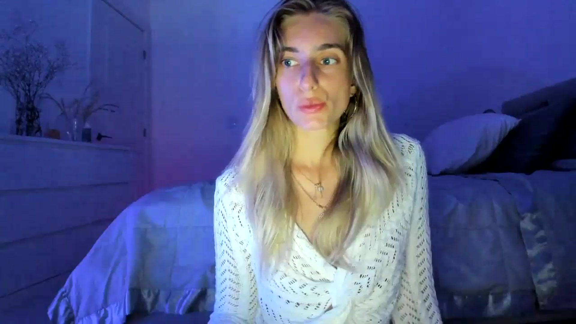 Gallery image thumbnail from Vodka_Queen's myfreecams stream on, 03/28/2024, 03:16 image 18 of 20