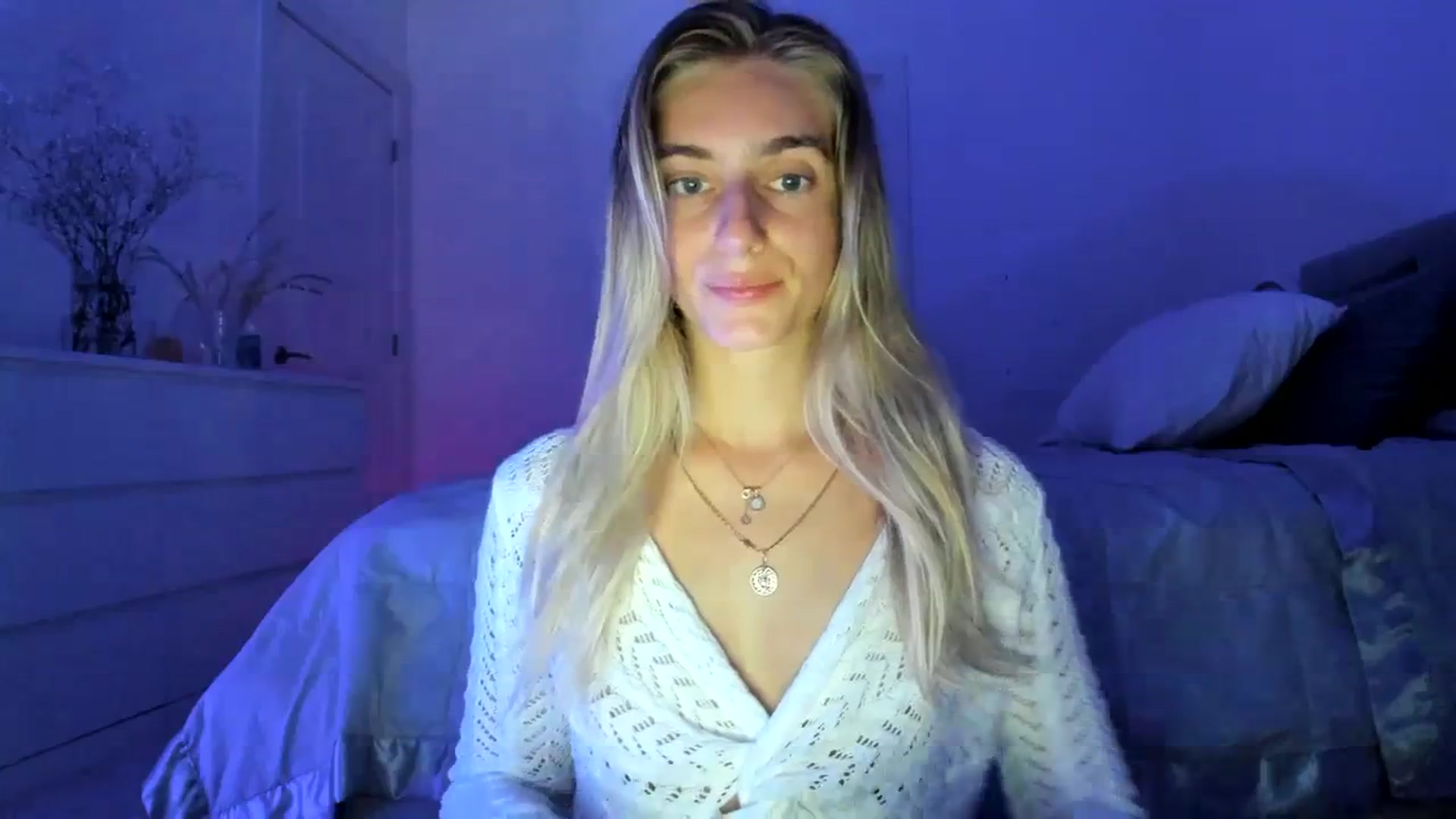 Gallery image thumbnail from Vodka_Queen's myfreecams stream on, 03/28/2024, 03:16 image 11 of 20