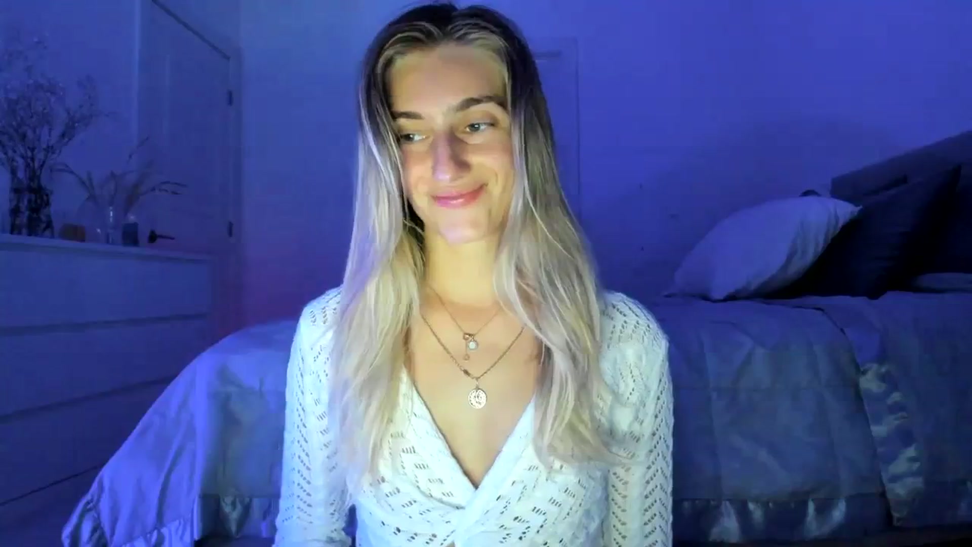 Gallery image thumbnail from Vodka_Queen's myfreecams stream on, 03/28/2024, 03:16 image 12 of 20