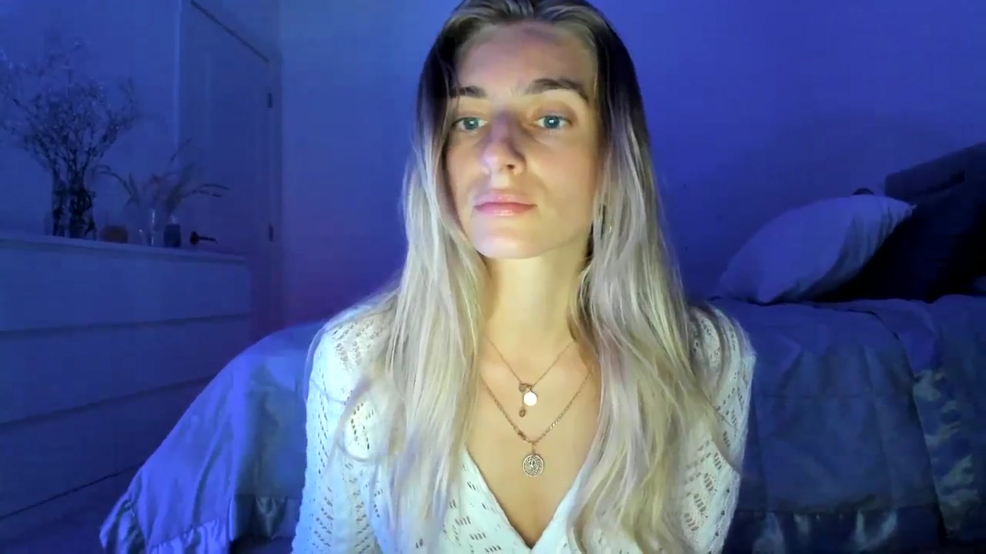 Gallery image thumbnail from Vodka_Queen's myfreecams stream on, 03/28/2024, 03:16 image 3 of 20