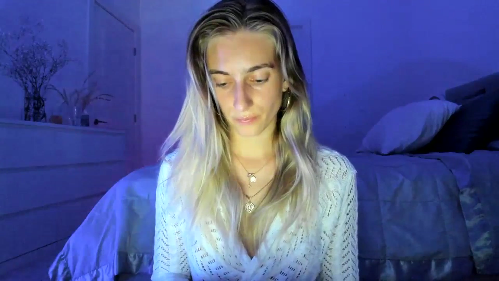 Gallery image thumbnail from Vodka_Queen's myfreecams stream on, 03/28/2024, 03:16 image 10 of 20