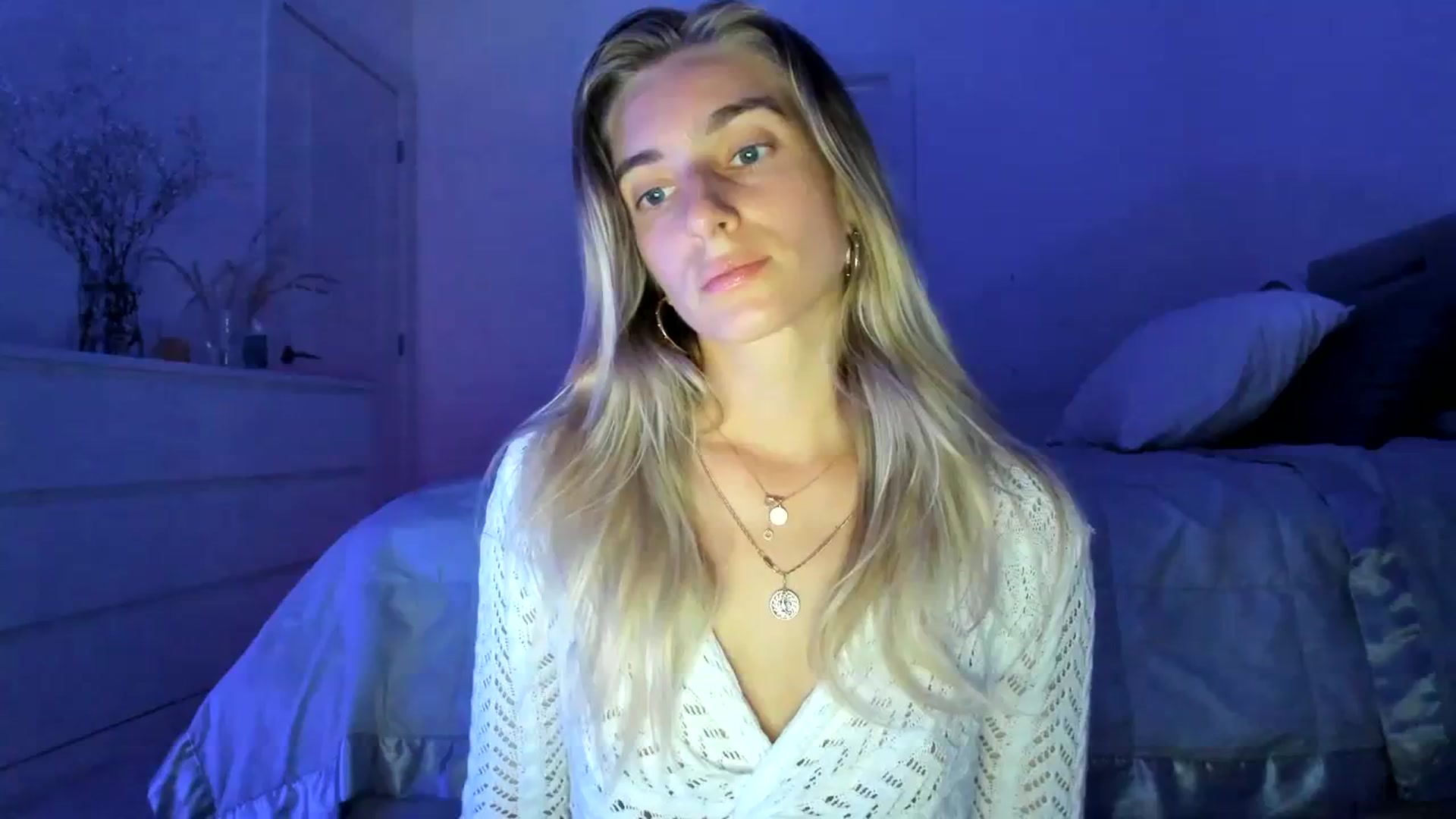 Gallery image thumbnail from Vodka_Queen's myfreecams stream on, 03/28/2024, 03:16 image 4 of 20