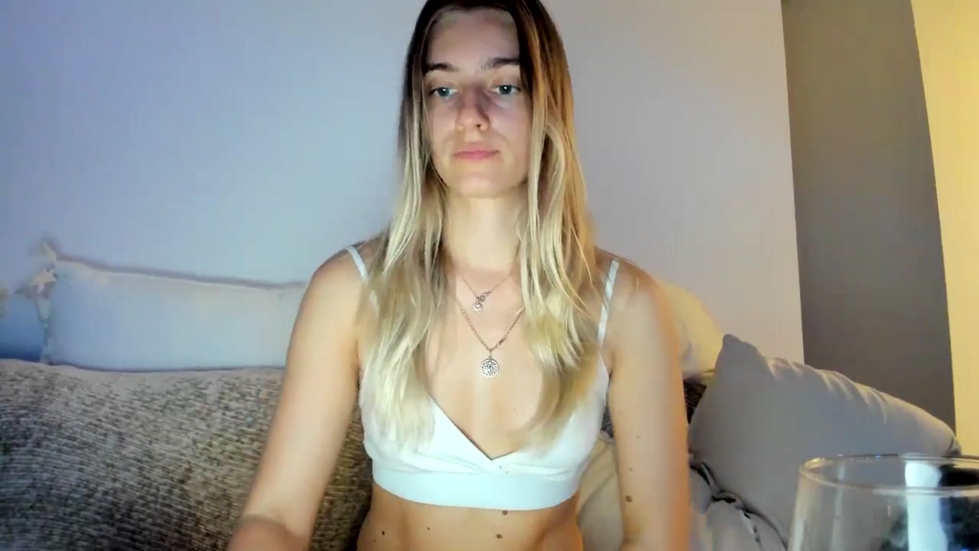 Gallery image thumbnail from Vodka_Queen's myfreecams stream on, 04/28/2024, 06:07 image 18 of 20