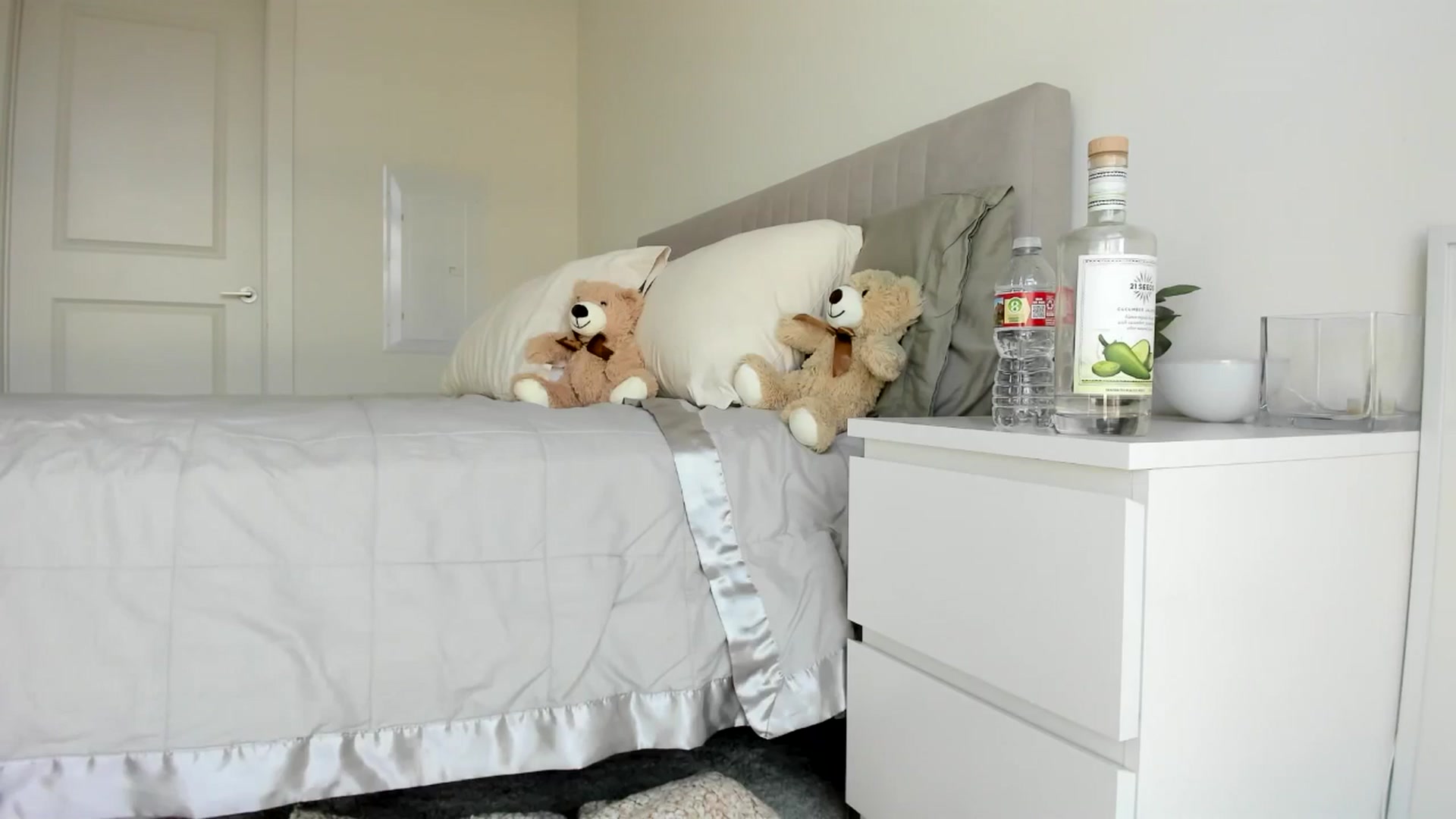 Gallery image thumbnail from Vodka_Queen's myfreecams stream on, 05/09/2024, 01:57 image 10 of 20
