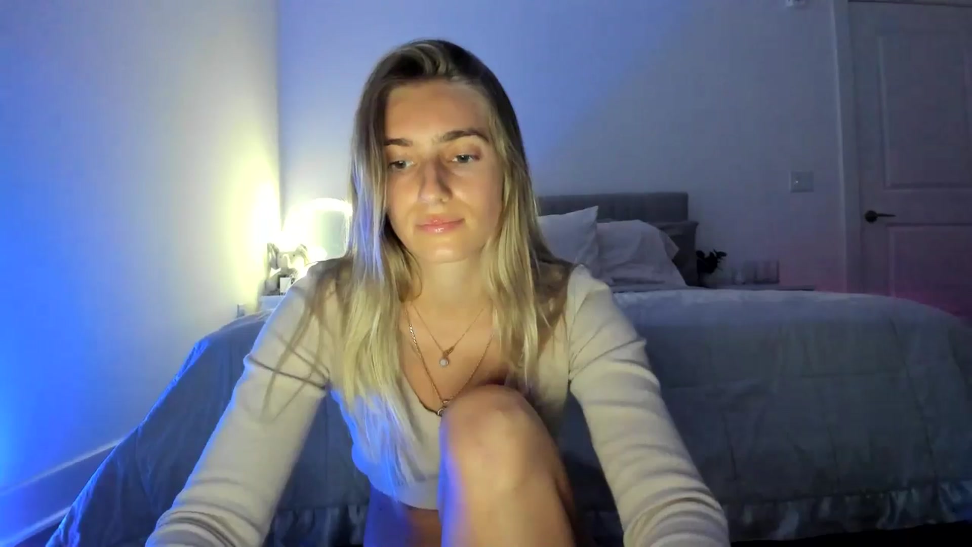 Gallery image thumbnail from Vodka_Queen's myfreecams stream on, 05/21/2024, 04:24 image 16 of 20