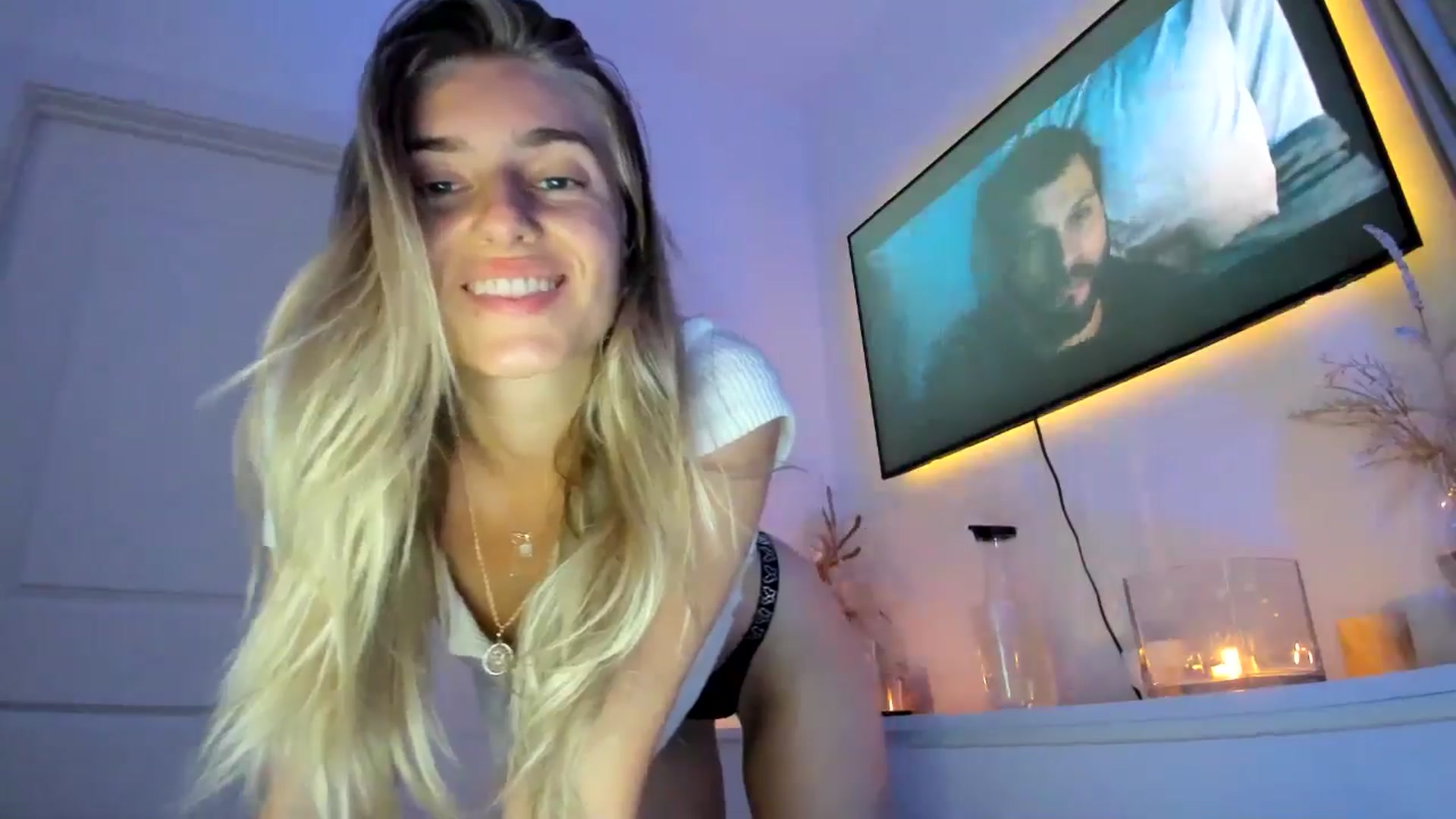 Gallery image thumbnail from Vodka_Queen's myfreecams stream on, 05/24/2024, 04:23 image 18 of 20
