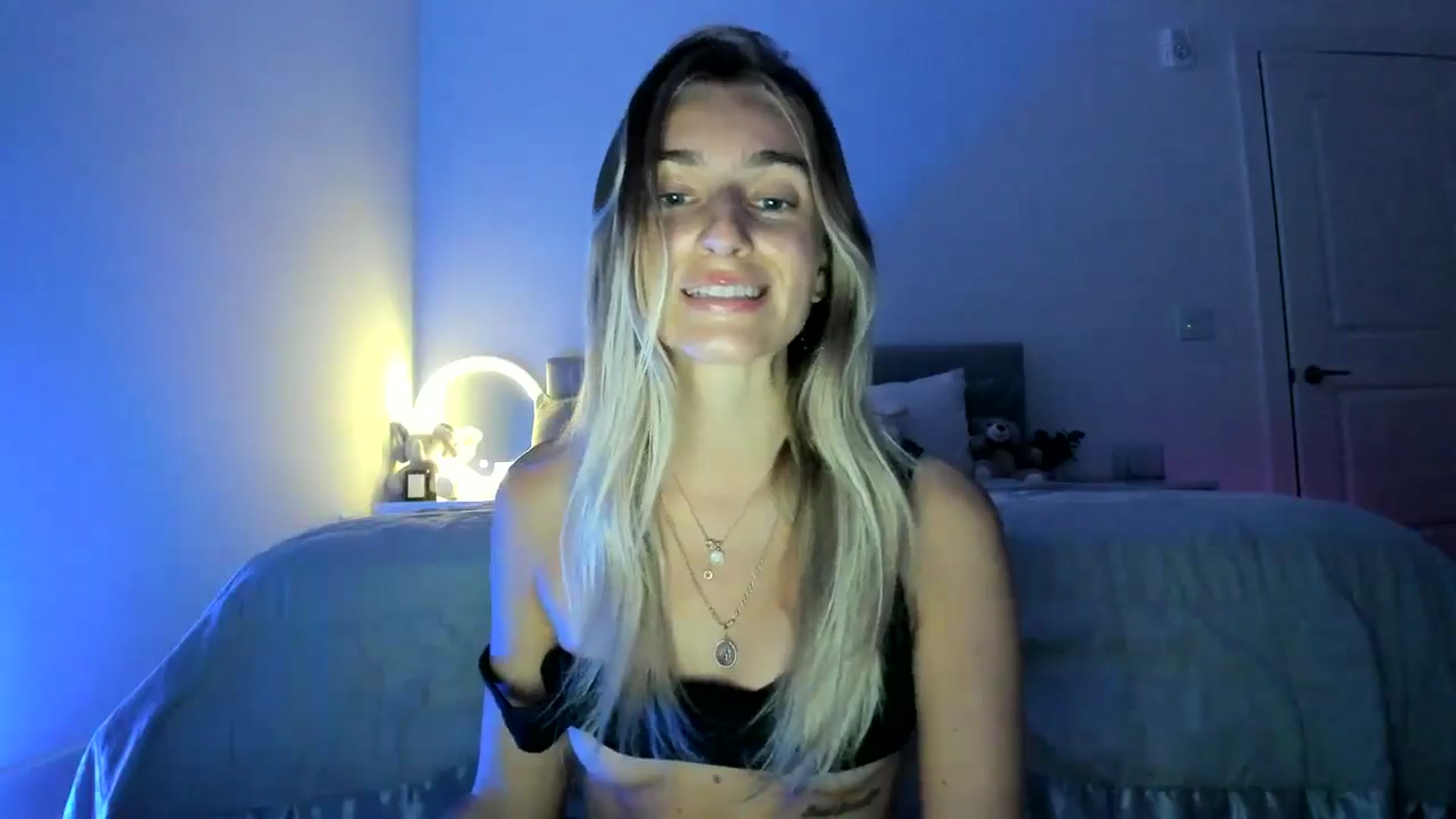 Gallery image thumbnail from Vodka_Queen's myfreecams stream on, 05/25/2024, 03:55 image 12 of 20