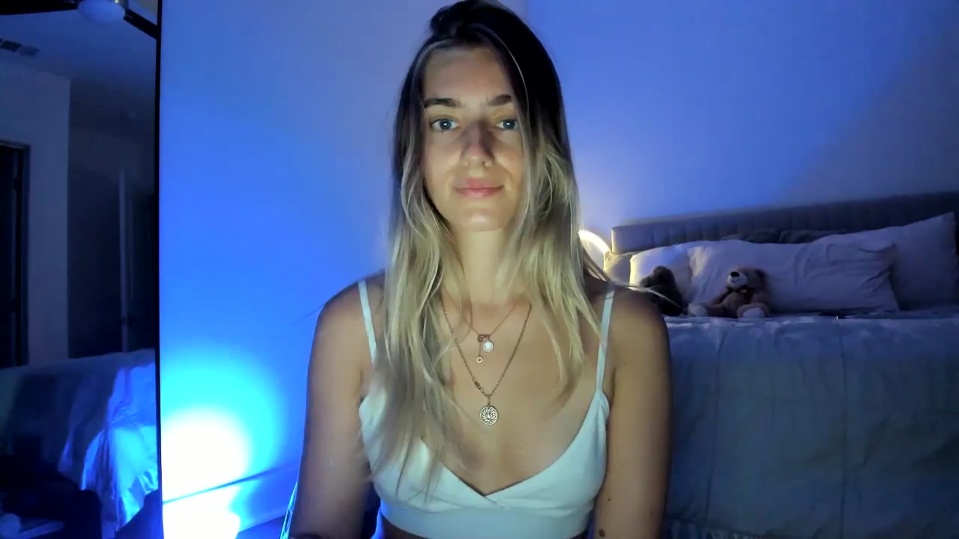Gallery image thumbnail from Vodka_Queen's myfreecams stream on, 05/25/2024, 06:34 image 5 of 20