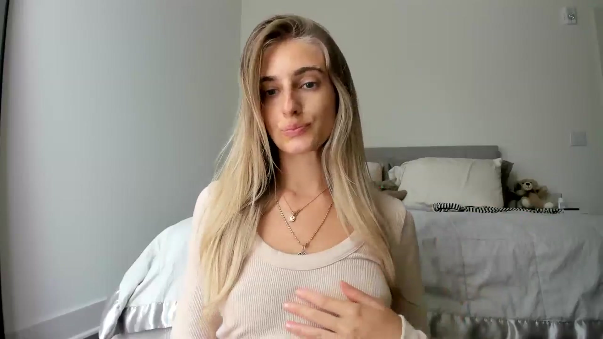 Gallery image thumbnail from Vodka_Queen's myfreecams stream on, 06/02/2024, 22:51 image 20 of 20