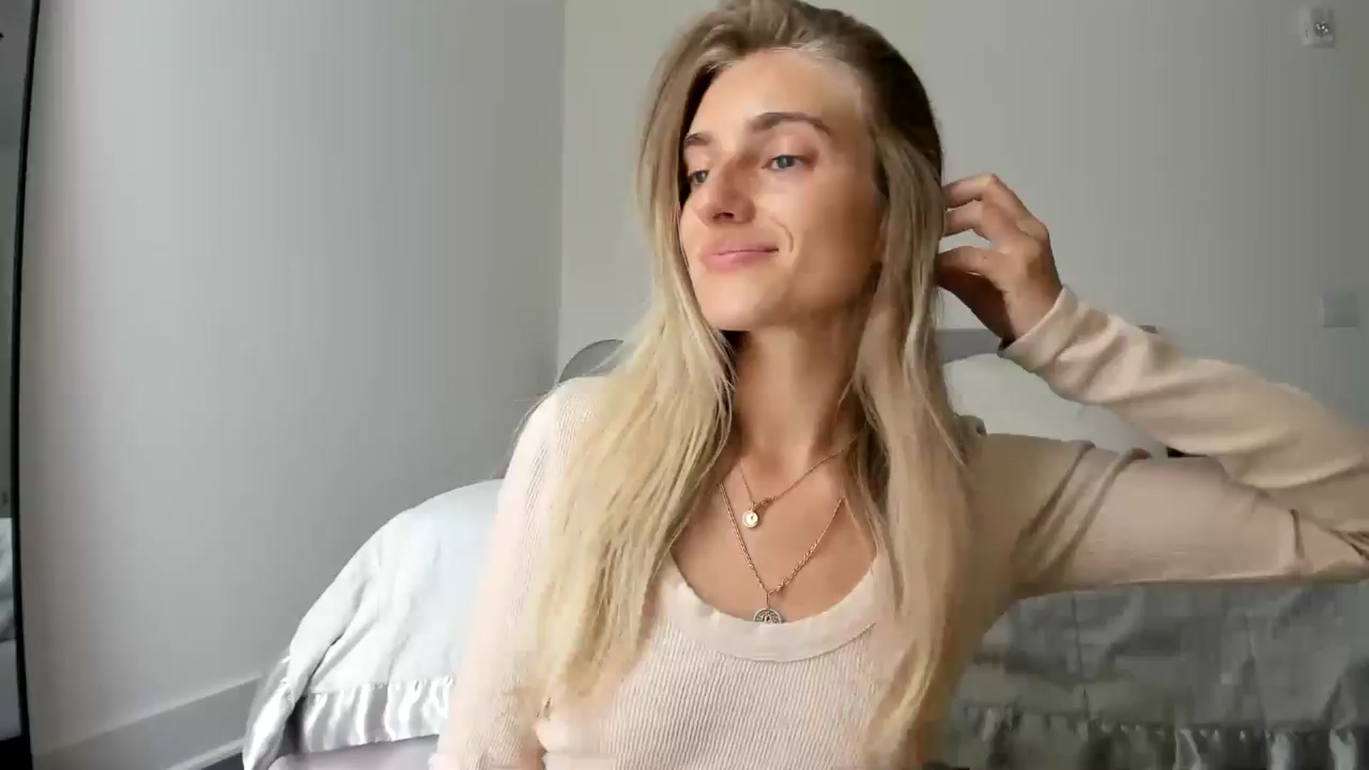 Gallery image thumbnail from Vodka_Queen's myfreecams stream on, 06/02/2024, 22:51 image 18 of 20