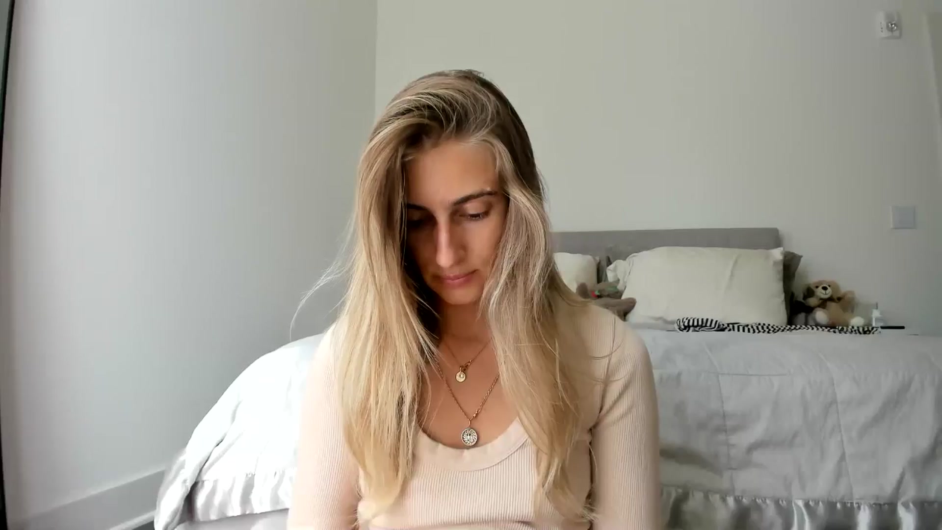Gallery image thumbnail from Vodka_Queen's myfreecams stream on, 06/02/2024, 22:51 image 19 of 20