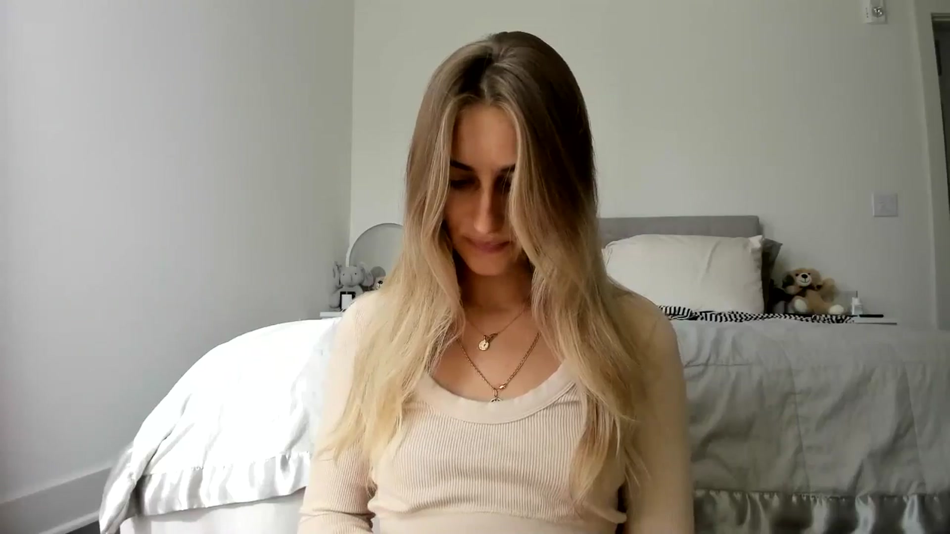 Gallery image thumbnail from Vodka_Queen's myfreecams stream on, 06/02/2024, 23:49 image 11 of 20