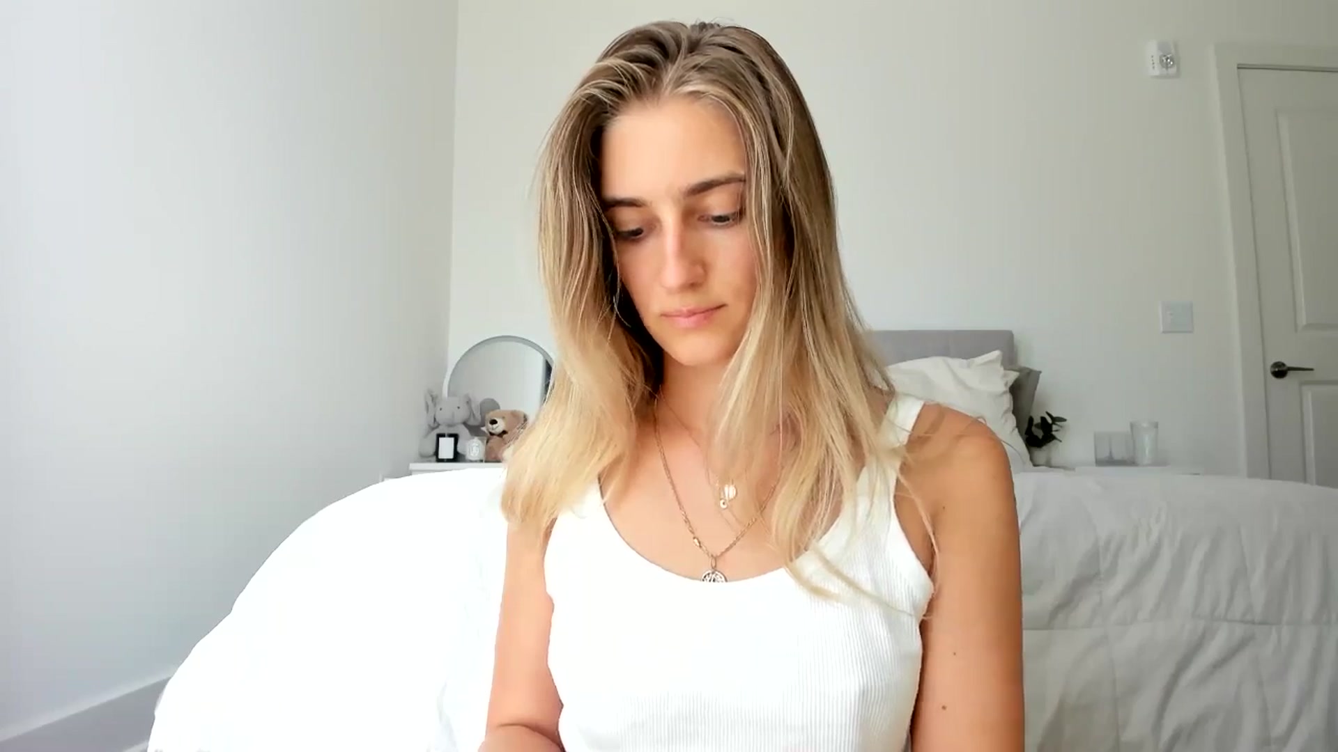 Gallery image thumbnail from Vodka_Queen's myfreecams stream on, 06/06/2024, 24:02 image 13 of 20
