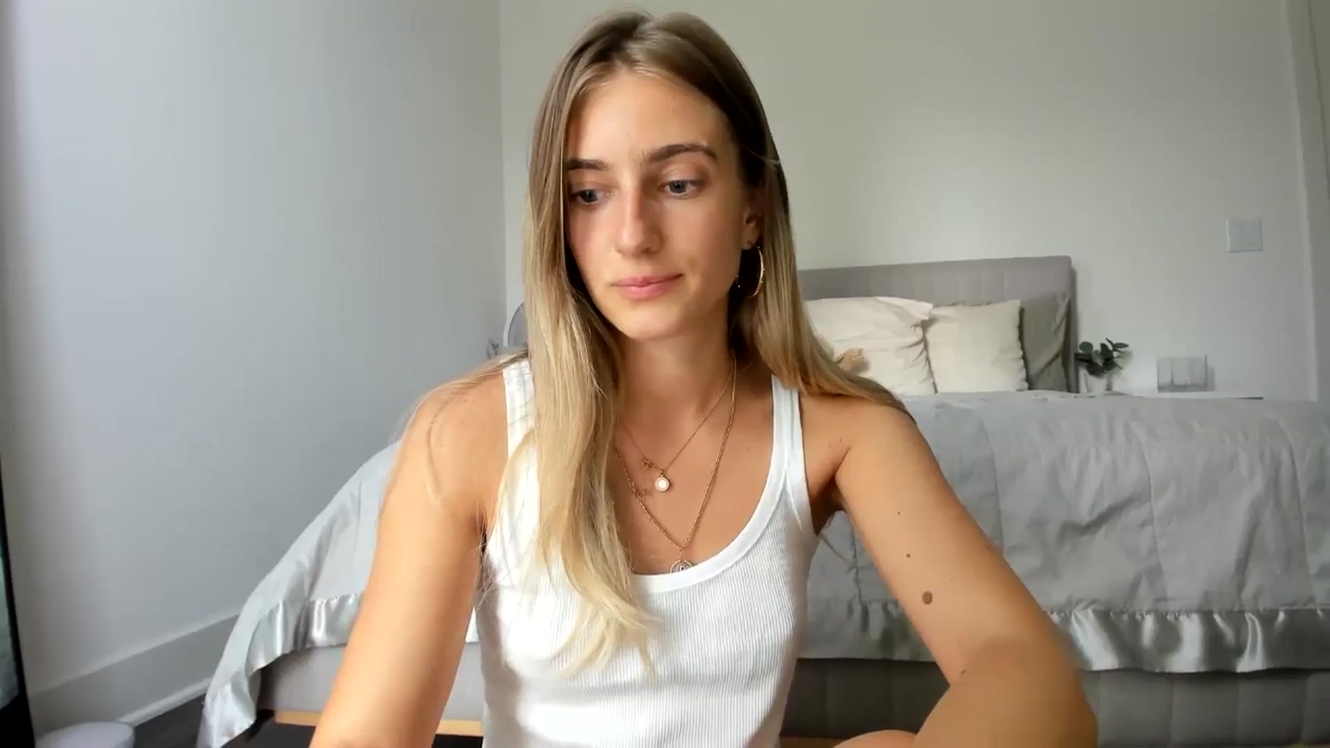 Gallery image thumbnail from Vodka_Queen's myfreecams stream on, 06/08/2024, 02:46 image 11 of 20