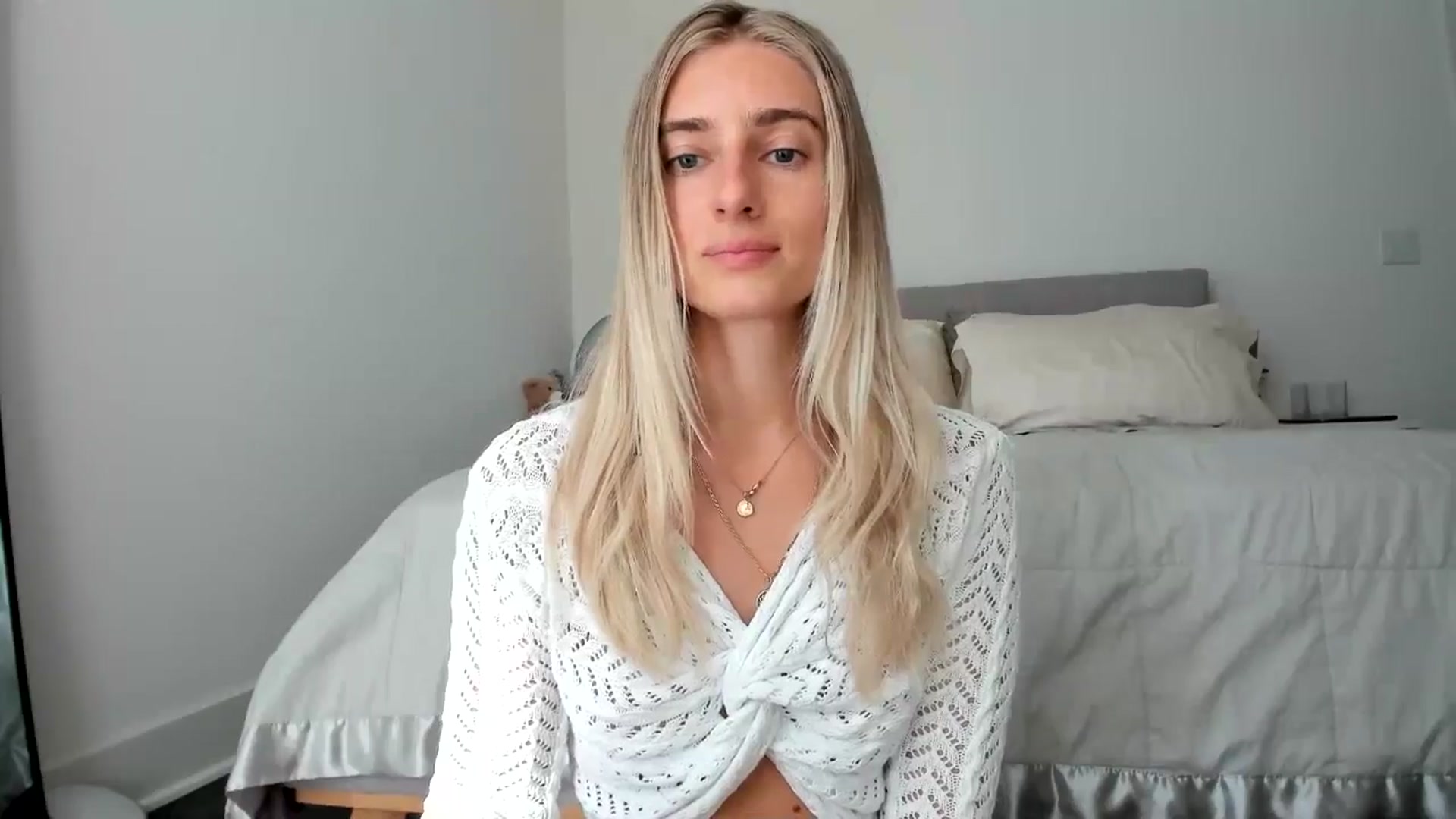 Gallery image thumbnail from Vodka_Queen's myfreecams stream on, 06/14/2024, 24:32 image 20 of 20