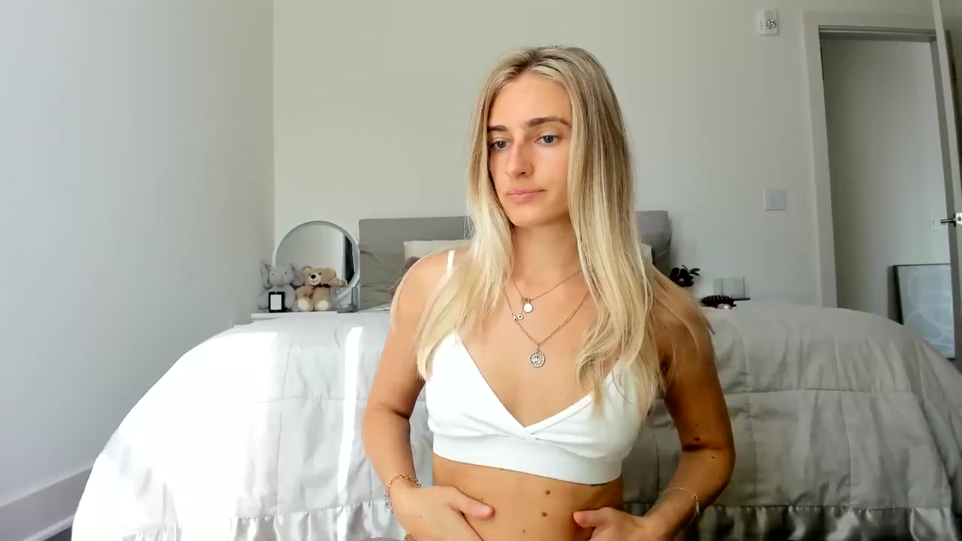 Gallery image thumbnail from Vodka_Queen's myfreecams stream on, 06/16/2024, 23:54 image 9 of 20