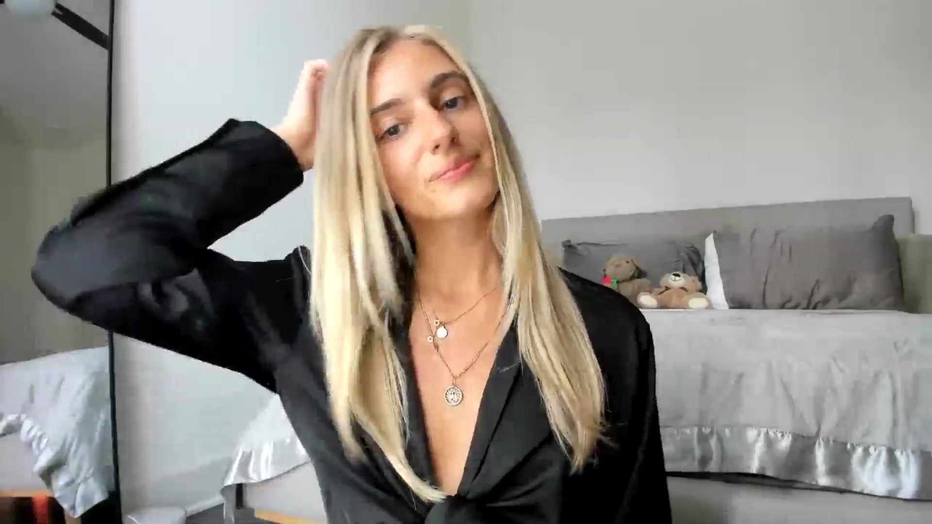 Gallery image thumbnail from Vodka_Queen's myfreecams stream on, 06/23/2024, 02:08 image 12 of 20