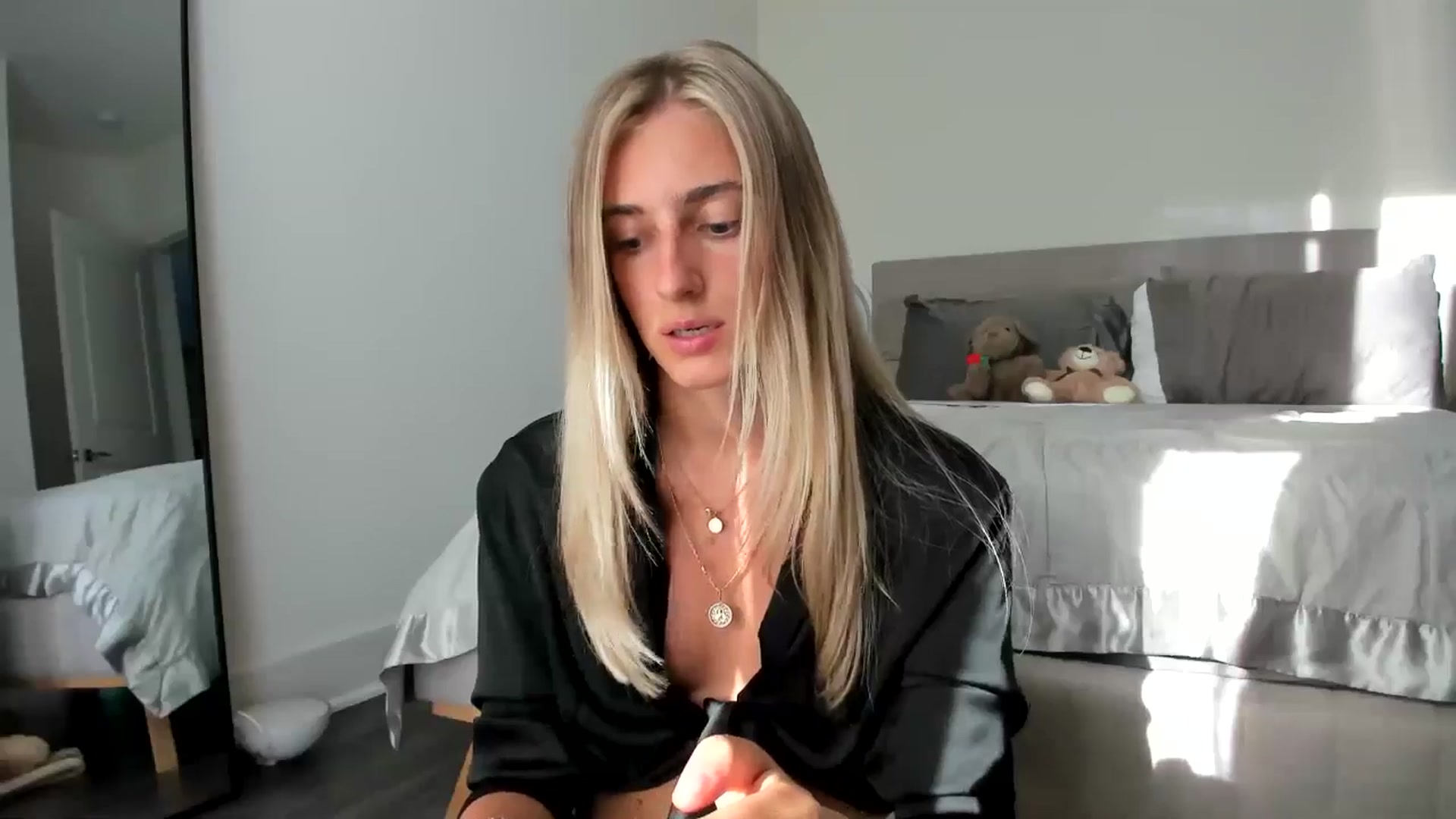 Gallery image thumbnail from Vodka_Queen's myfreecams stream on, 06/23/2024, 02:08 image 15 of 20