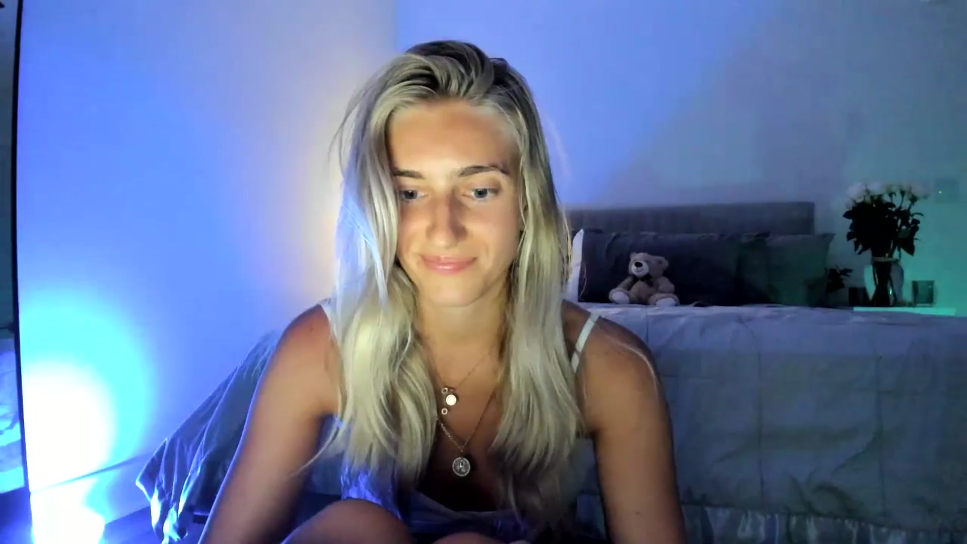 Gallery image thumbnail from Vodka_Queen's myfreecams stream on, 06/25/2024, 04:44 image 7 of 20