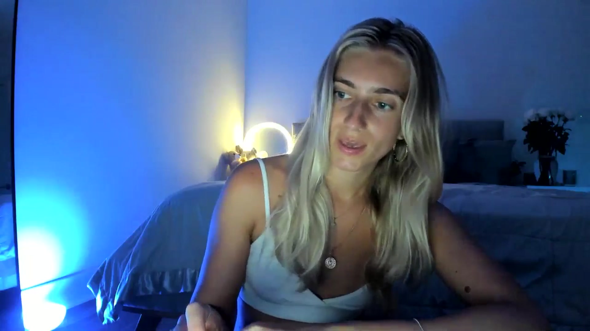 Gallery image thumbnail from Vodka_Queen's myfreecams stream on, 06/25/2024, 04:44 image 3 of 20