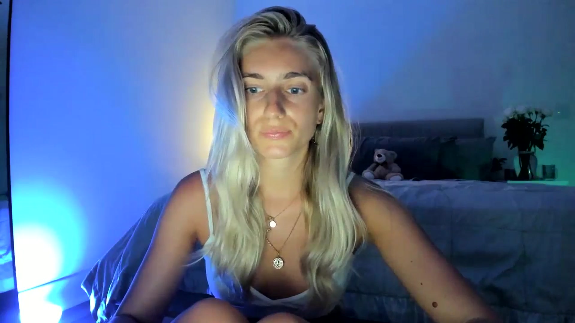 Gallery image thumbnail from Vodka_Queen's myfreecams stream on, 06/25/2024, 04:44 image 8 of 20