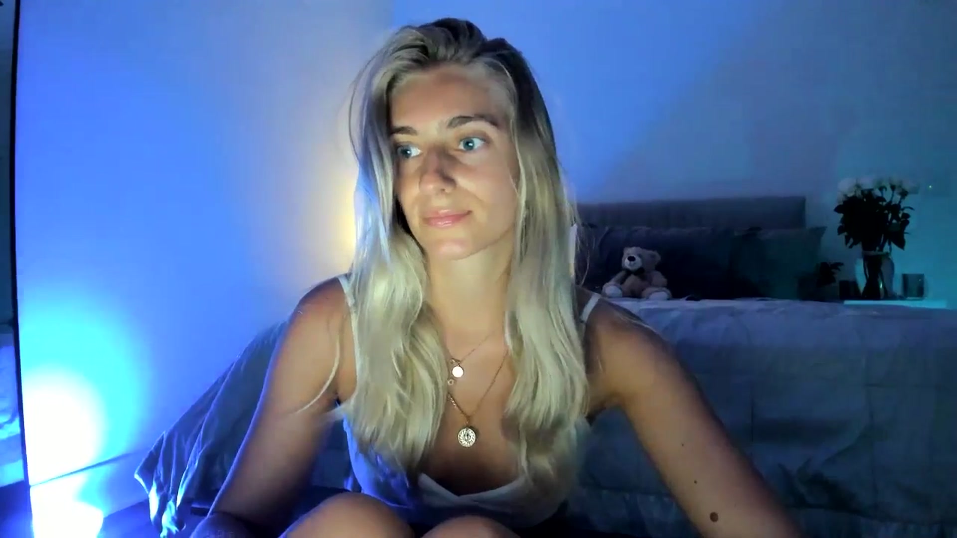 Gallery image thumbnail from Vodka_Queen's myfreecams stream on, 06/25/2024, 04:44 image 6 of 20