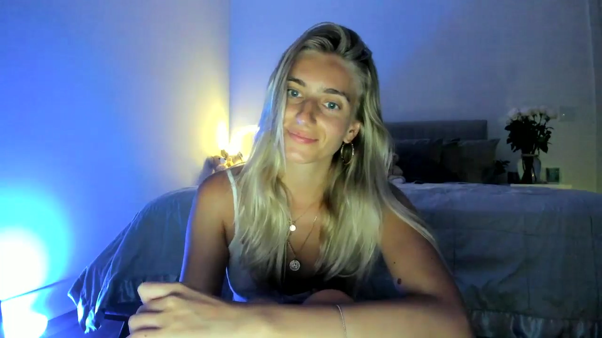 Gallery image thumbnail from Vodka_Queen's myfreecams stream on, 06/25/2024, 05:25 image 11 of 20