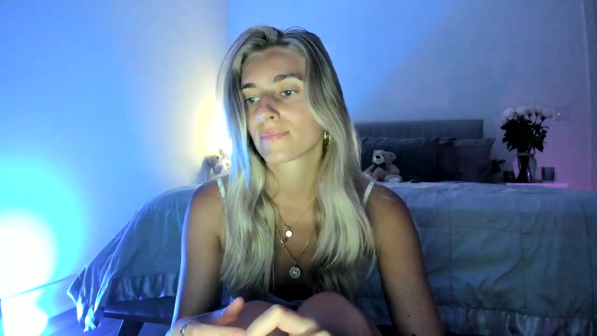 Gallery image thumbnail from Vodka_Queen's myfreecams stream on, 06/25/2024, 05:25 image 13 of 20
