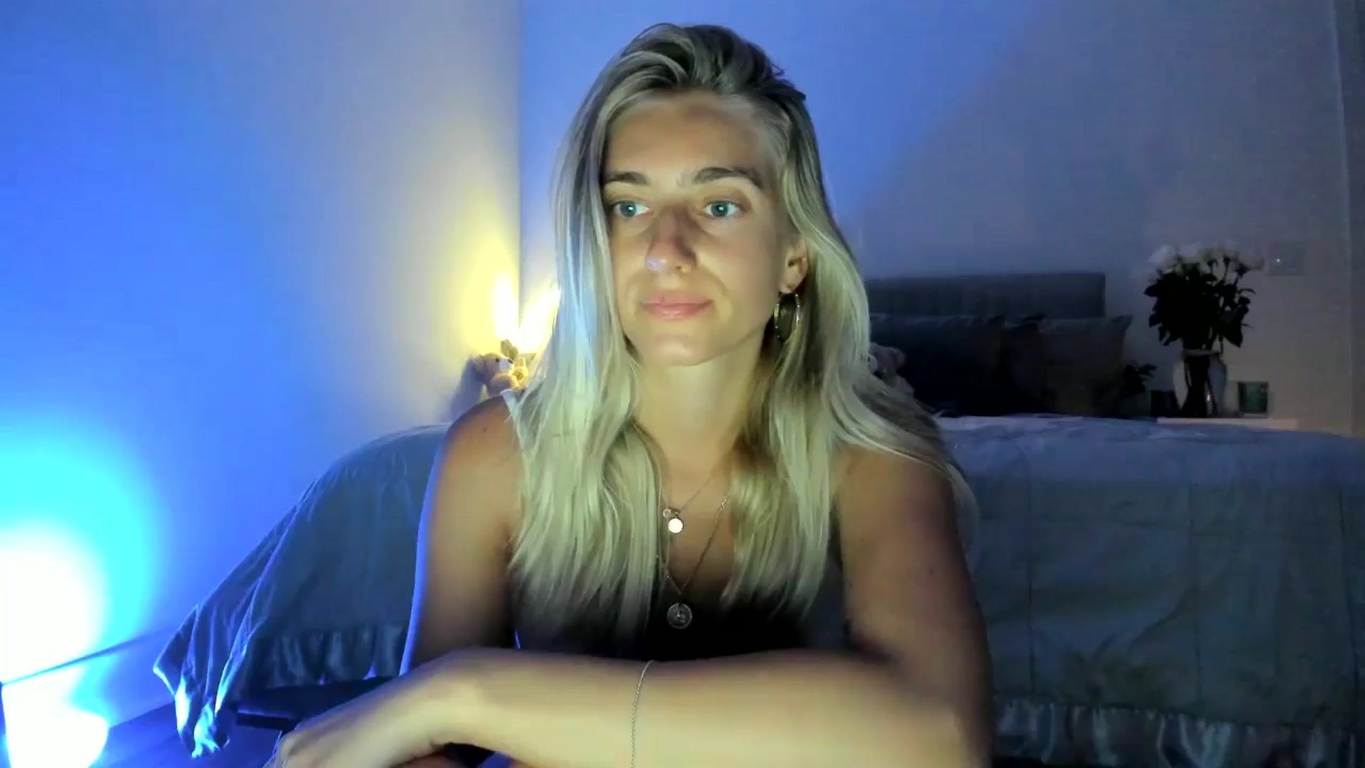 Gallery image thumbnail from Vodka_Queen's myfreecams stream on, 06/25/2024, 05:25 image 8 of 20