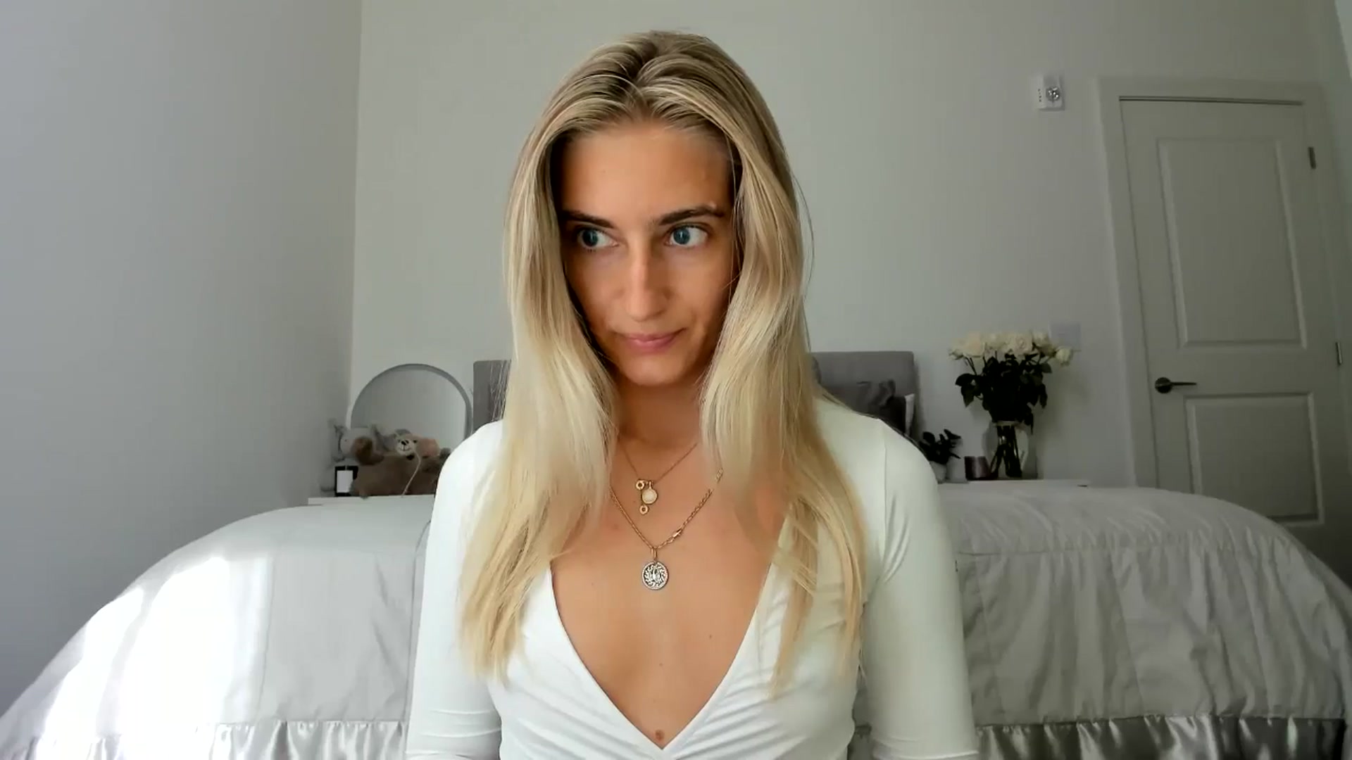 Gallery image thumbnail from Vodka_Queen's myfreecams stream on, 06/28/2024, 24:57 image 2 of 20