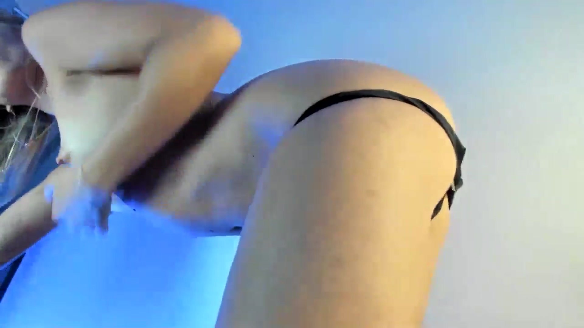Gallery image thumbnail from Vodka_Queen's myfreecams stream on, 06/29/2024, 10:40 image 2 of 20