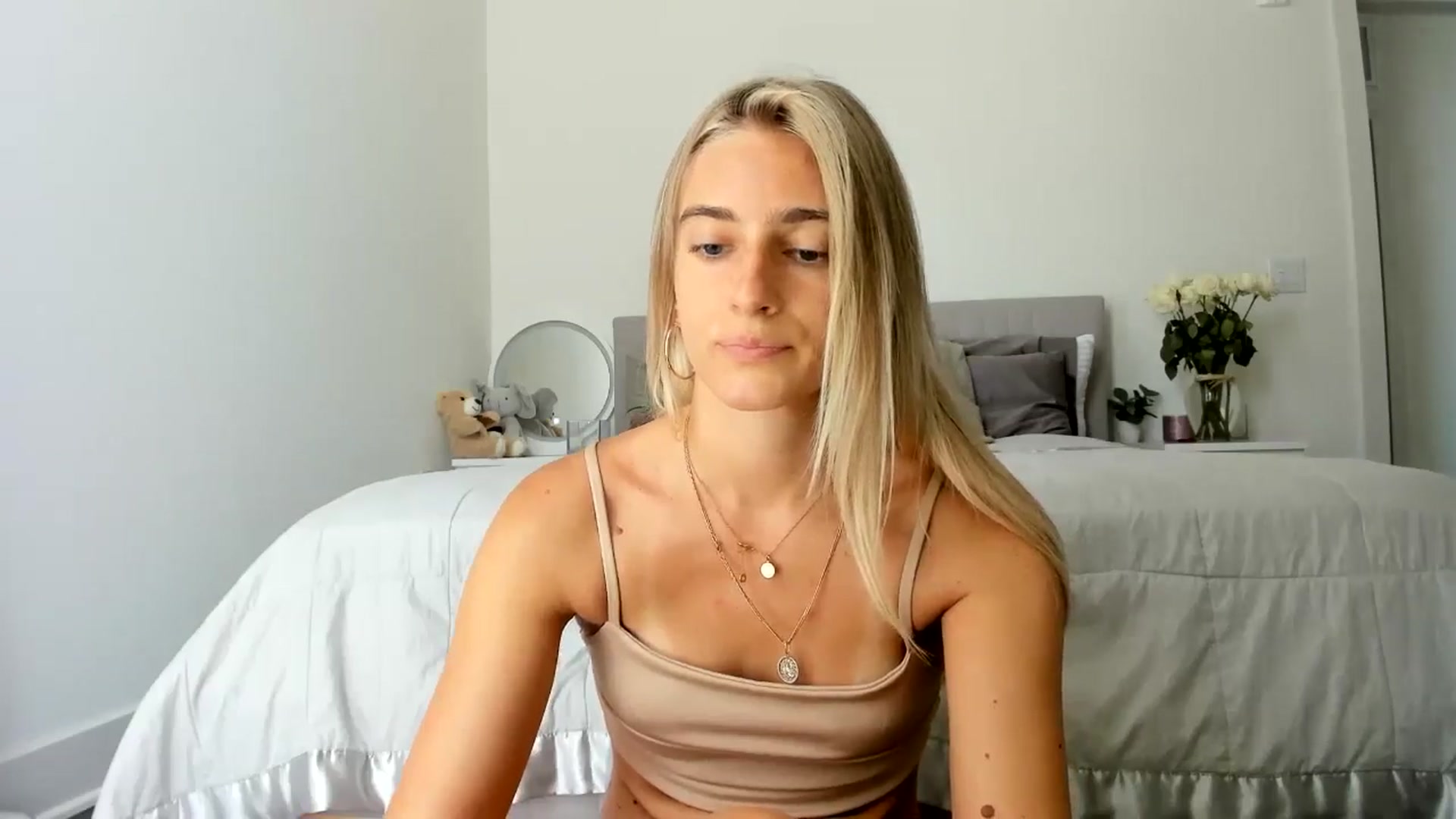 Gallery image thumbnail from Vodka_Queen's myfreecams stream on, 06/29/2024, 21:36 image 11 of 20