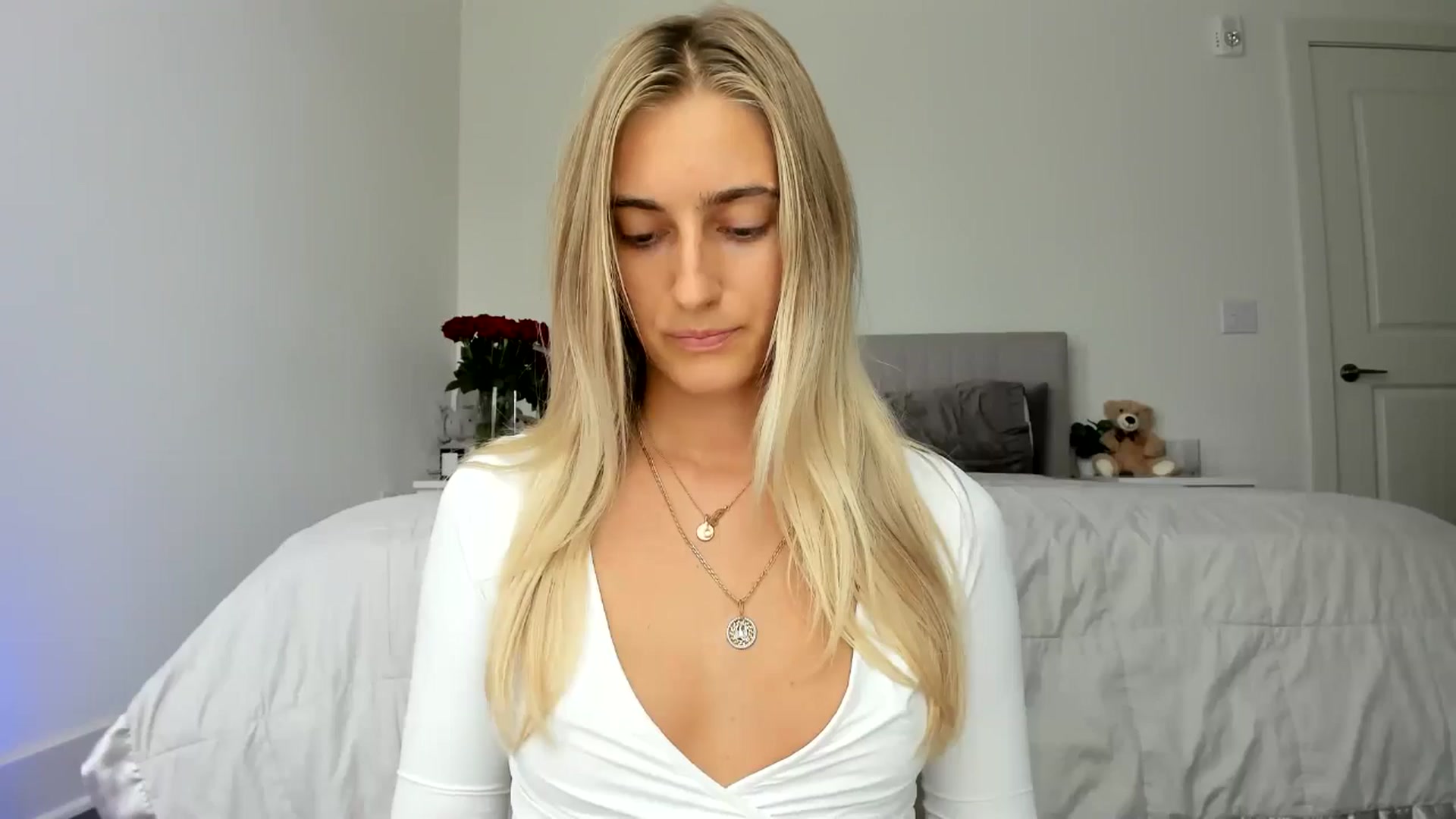 Gallery image thumbnail from Vodka_Queen's myfreecams stream on, 08/01/2024, 21:56 image 12 of 20