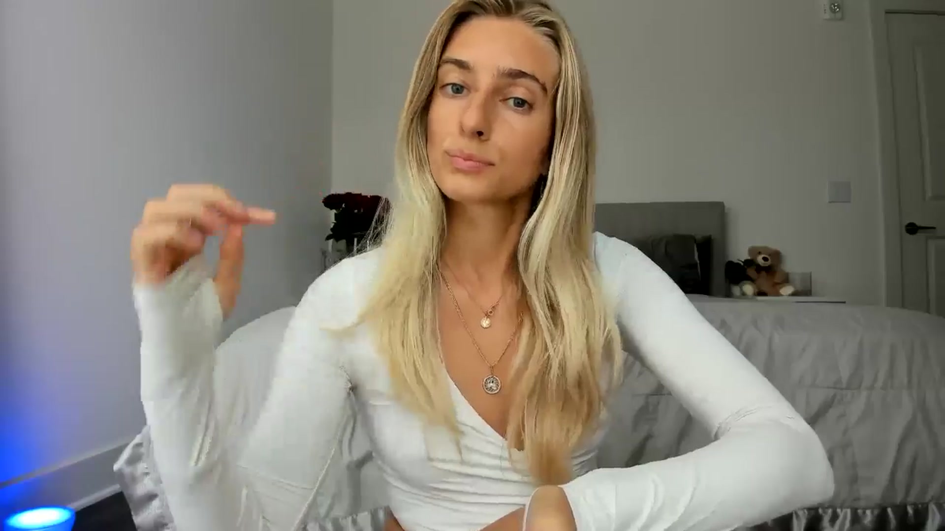 Gallery image thumbnail from Vodka_Queen's myfreecams stream on, 08/01/2024, 21:56 image 7 of 20